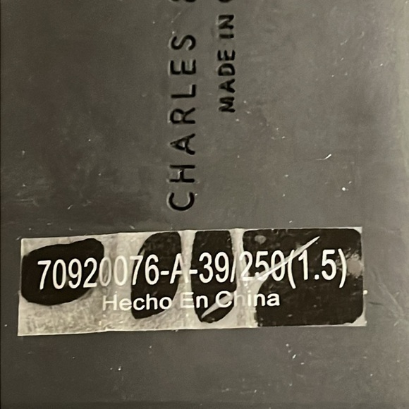 Charles & Keith slip on cream crochet Sandals size 39 - Picture 10 of 13